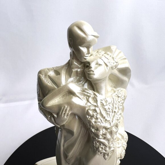 Austin “Our Day” Bride & Groom Sculpture 1991 Wedding Cake Topper Figurine 7” - Picture 9 of 9